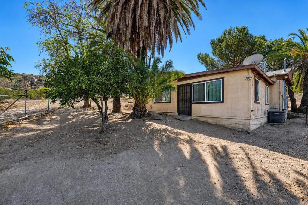 1698 Griffith Road