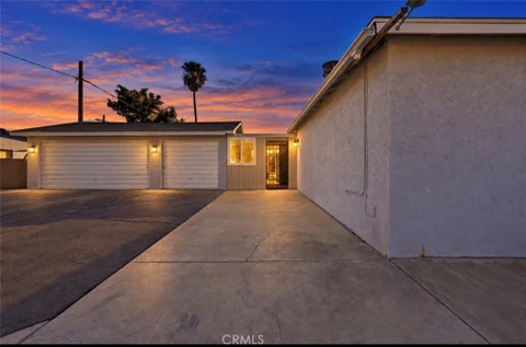 MLS: SR26193400