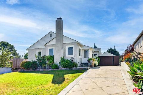 Photo of 5910 W 77th Place, Los Angeles, CA 90045 (MLS # 26828237)