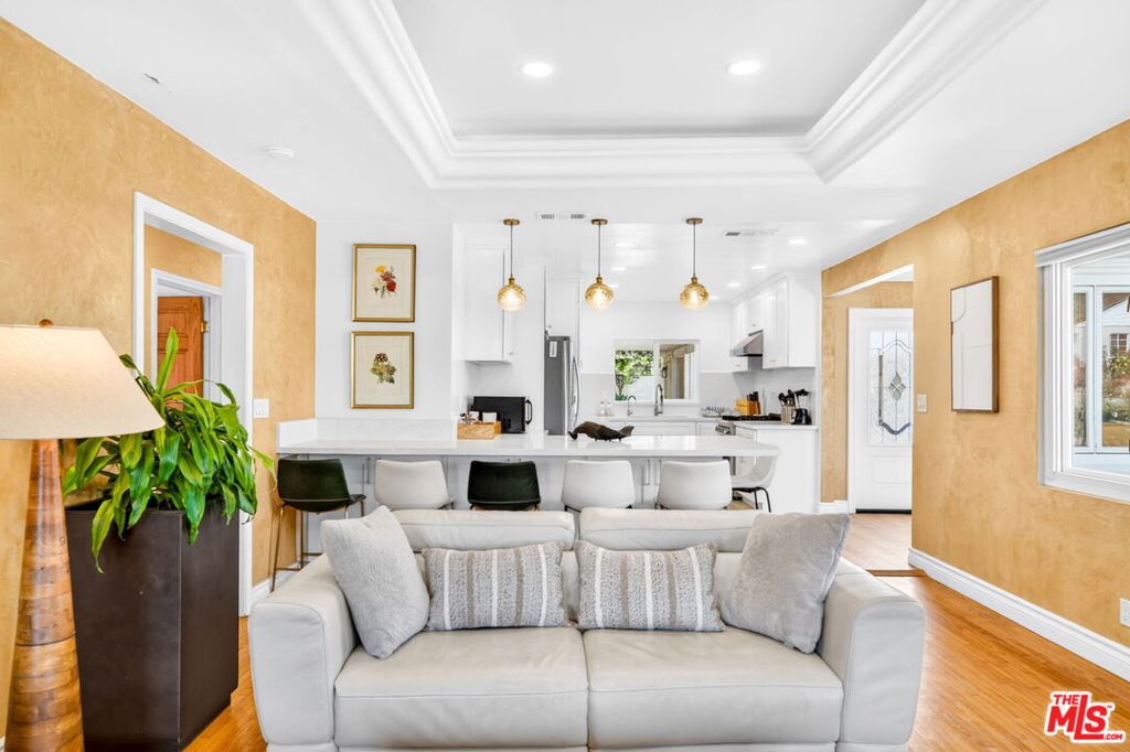 5910 W 77th Place