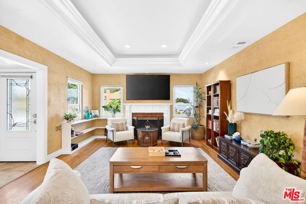 5910 W 77th Place