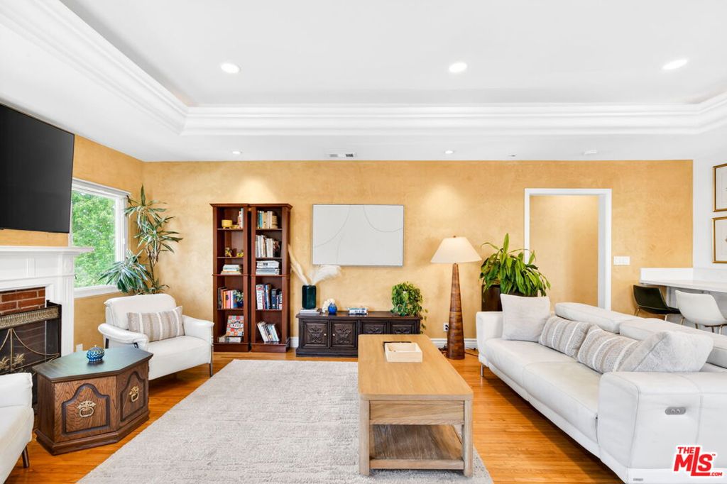 5910 W 77th Place