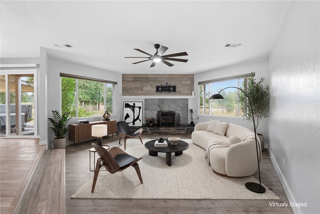 8567 Winona Way