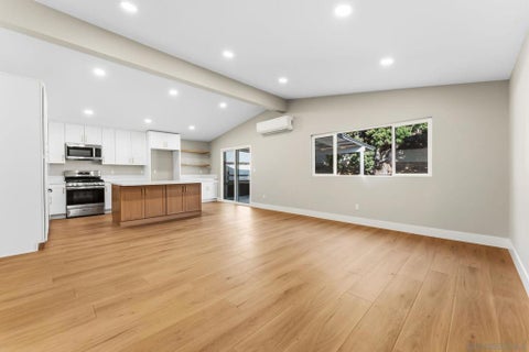 Photo of 578 E Indian Rock Rd RD, Vista, CA 92084 (MLS # 260018444SD)