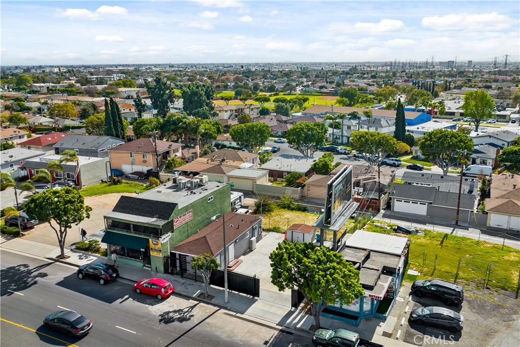 2637 W Beverly