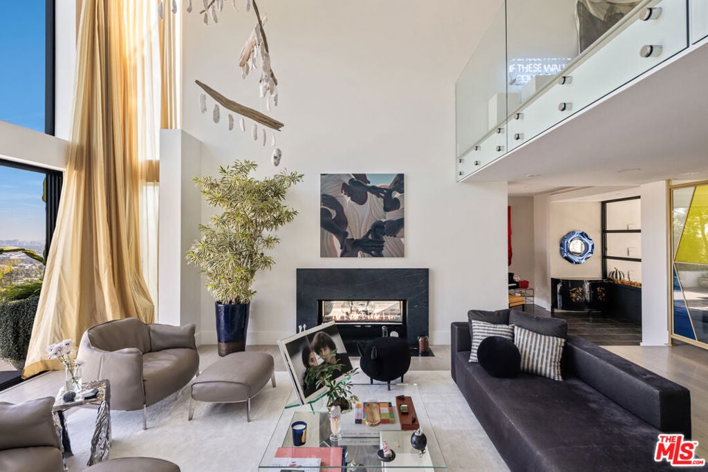 8080 Laurel View Drive