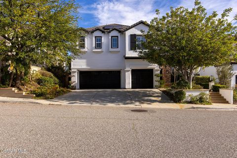 Photo of 912 Blackbourne Pt, Oak Park, CA 91377 (MLS # 226000244)