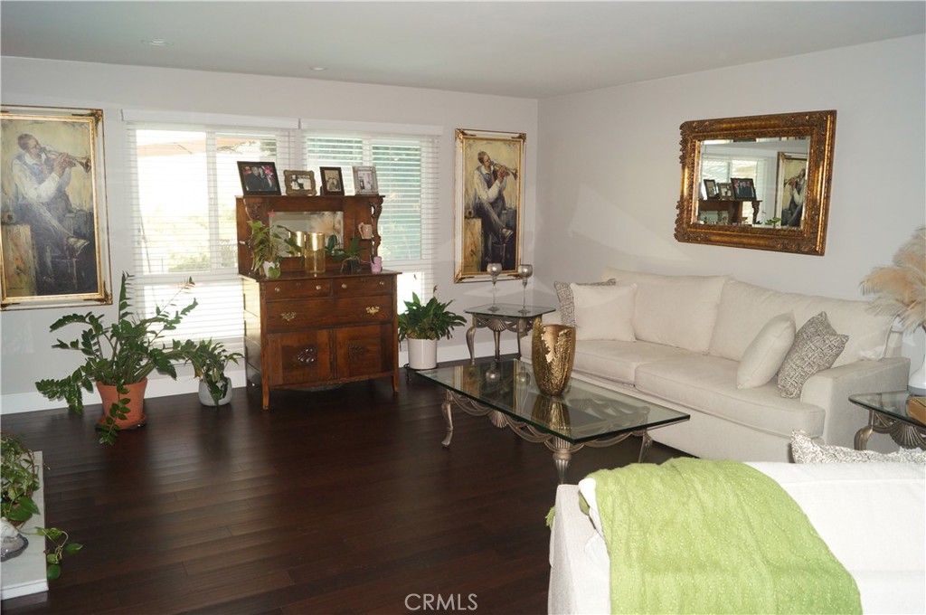 840 Apache Trail