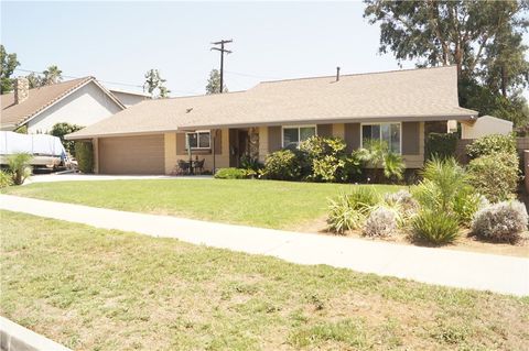 Photo of 840 Apache Trail, Riverside, CA 92507 (MLS # IV25186956) Photo of 840 Apache Trail, Riverside, CA 92507 (MLS # IV25186956)