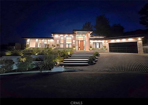 Photo of 17856 Via Vallarta, Encino, CA 91316 (MLS # SR26070019)