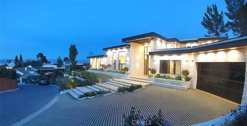 Photo of 17856 Via Vallarta, Encino, CA 91316 (MLS # SR26070019)