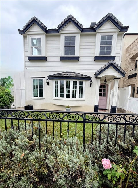 Photo of 613 Poppy Avenue, Newport Beach, CA 92625 (MLS # OC26194430)