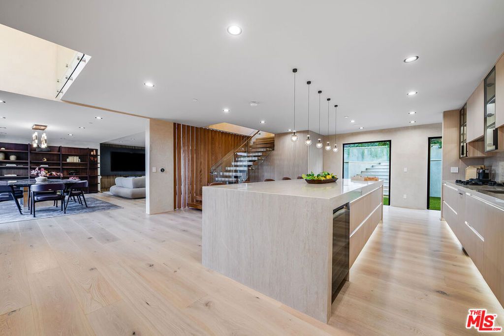 Photo of 8721 Sunset Plaza Terrace, West Hollywood, CA 90069 (MLS # 25625619)