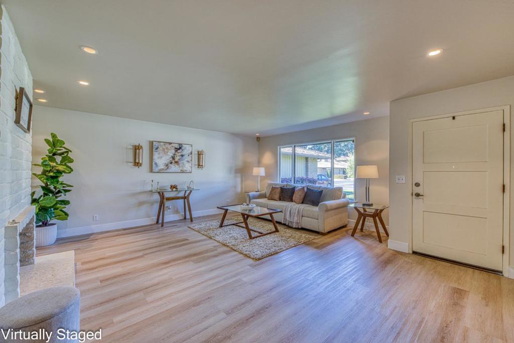 330 Woodside Drive 114
