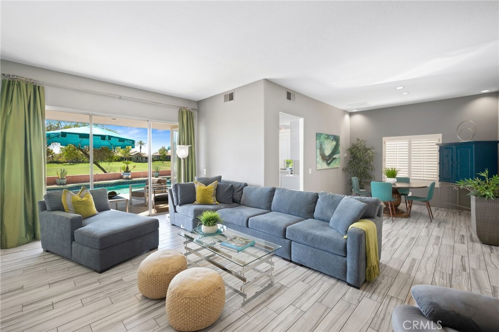 6 Oak Tree Drive