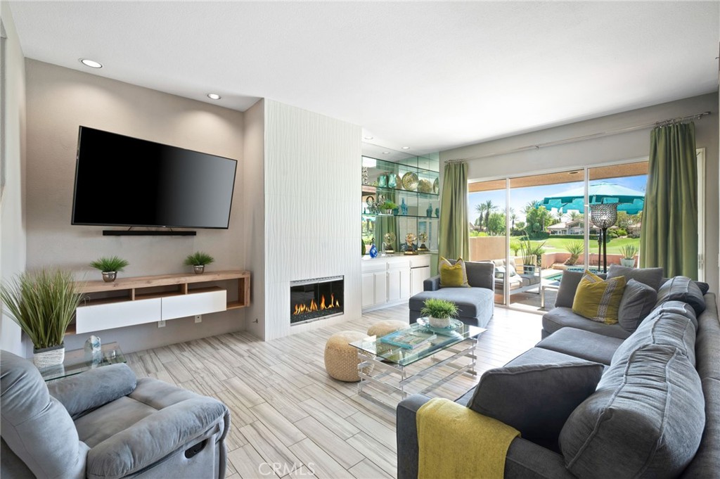 6 Oak Tree Drive