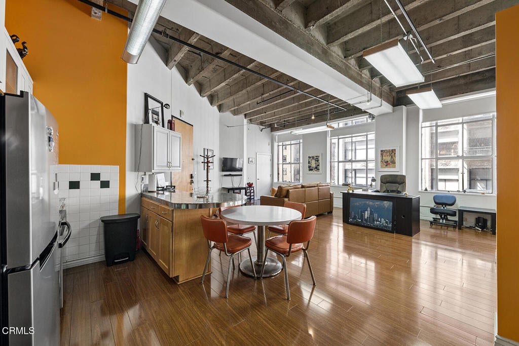 312 W 5th Street