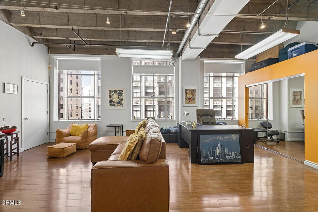 312 W 5th Street