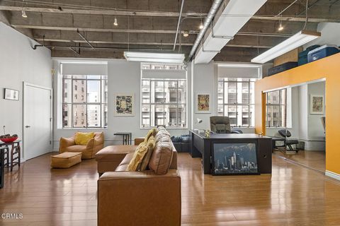 Photo of 312 W 5th Street #625, Los Angeles, CA 90013 (MLS # P1-28151)