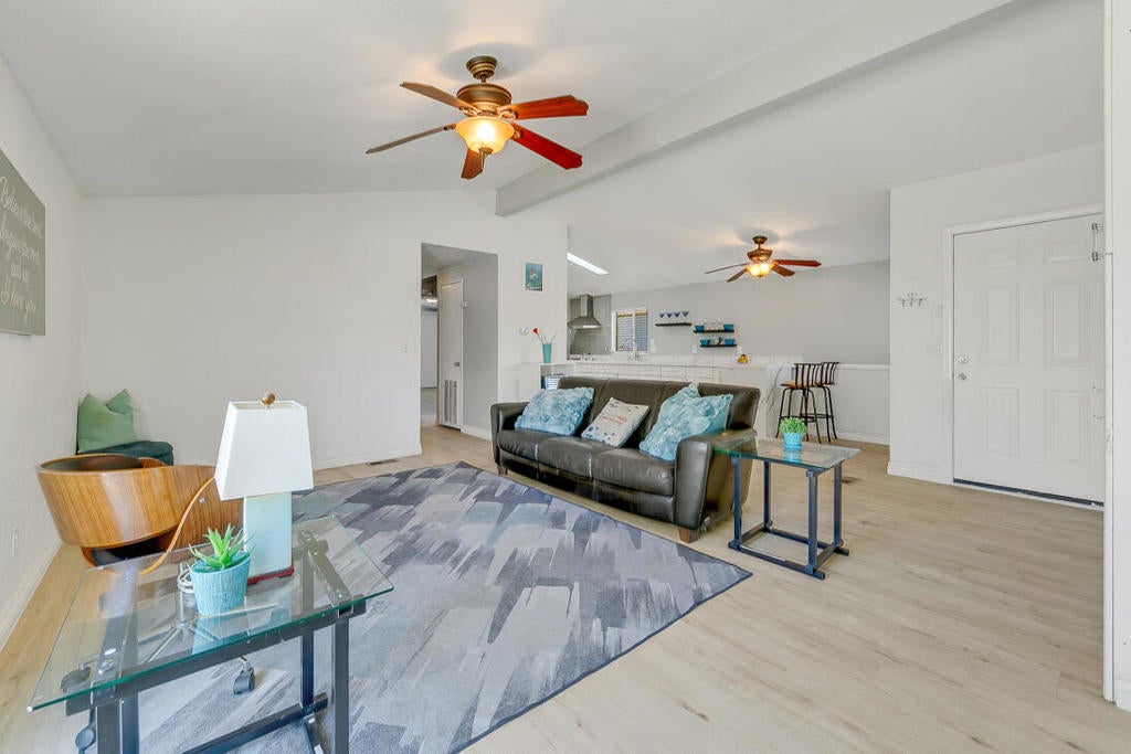 80000 Avenue 48 294