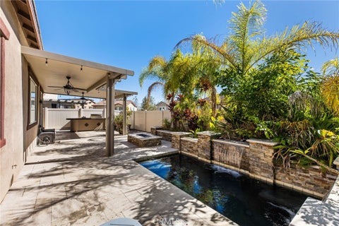 Tiny photo for 24209 Chestnut Oak St, Murrieta, CA 92562 (MLS # SW26231184)