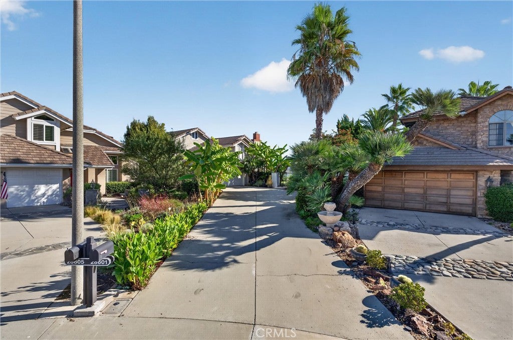28601 Vista Ladera