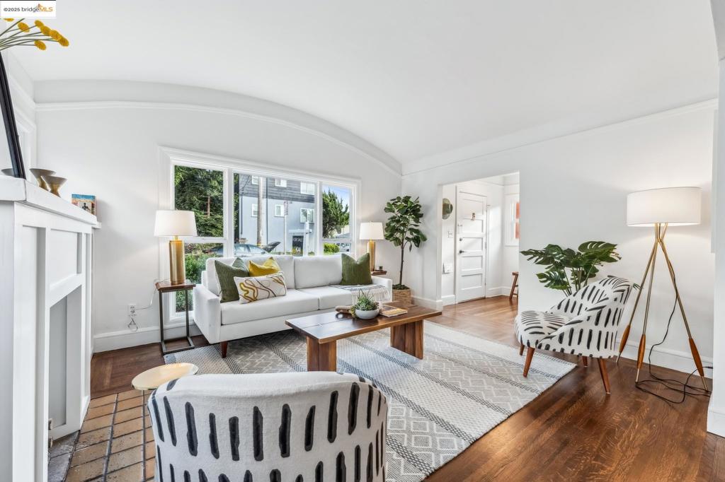 RESERVOIR HILLS - Residential