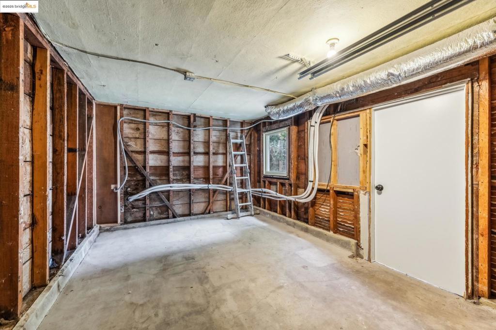 RESERVOIR HILLS - Residential