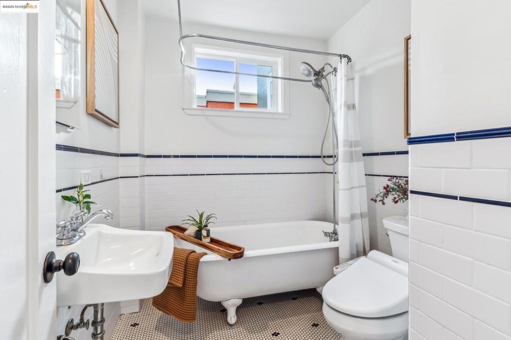 RESERVOIR HILLS - Residential