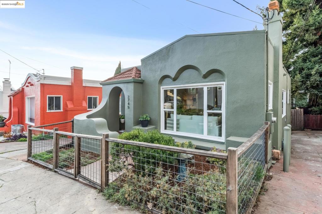 RESERVOIR HILLS - Residential