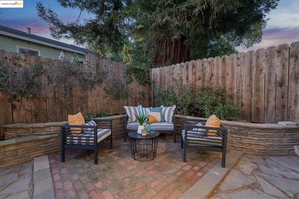 RESERVOIR HILLS - Residential