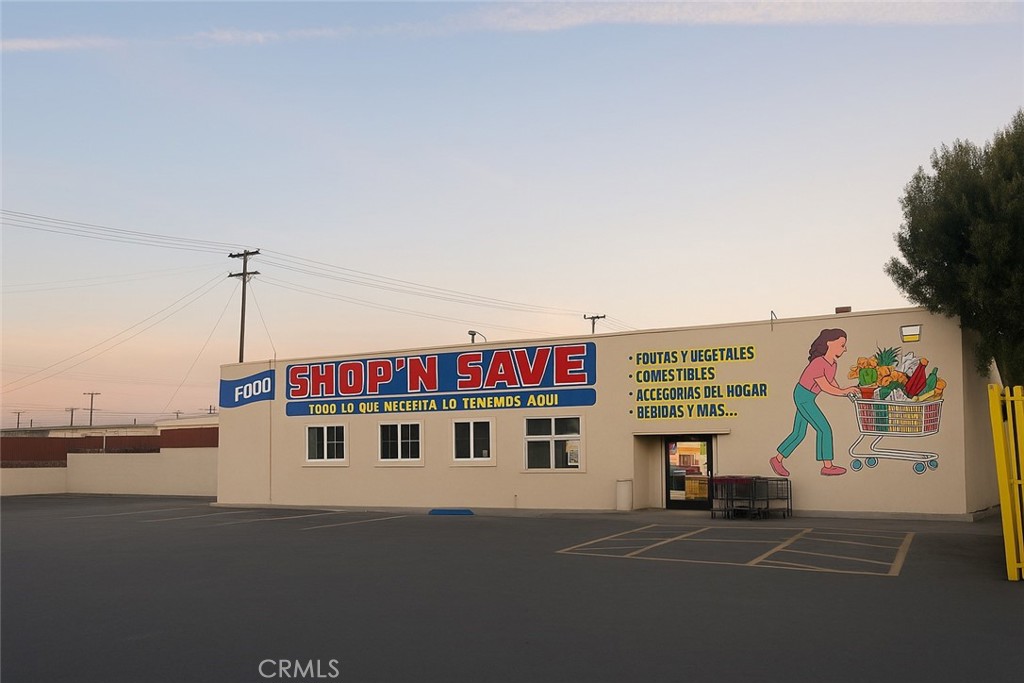 Great opportunity to own a well-known local market in the heart of South LA. Shop and Save has served the community for years and sits on a high-traffic street with strong visibility and easy freeway access. Perfect for owner-users or investors looking for a turnkey retail space