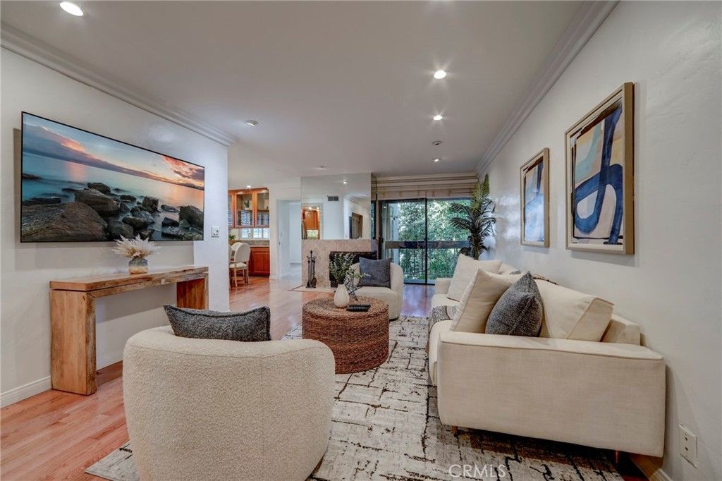 Photo of 15335 Magnolia #216, Sherman Oaks, CA 91403 (MLS # SR25280143)