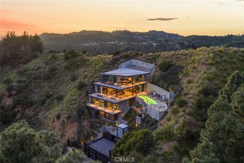 2917 Durand Drive Los Angeles CA 90068