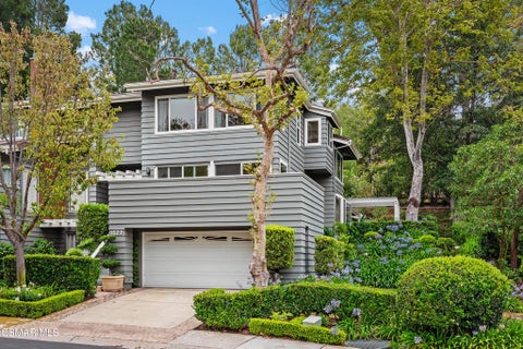 Photo of 1527 N View Drive, Westlake Village, CA 91362 (MLS # 226002915)