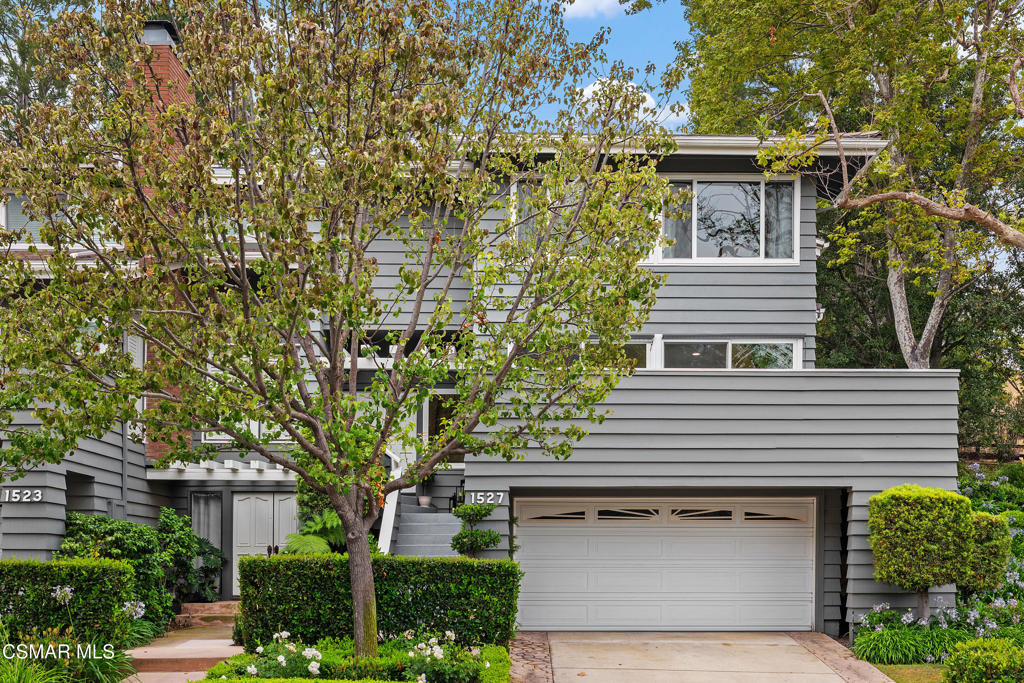 1527 N View Drive
