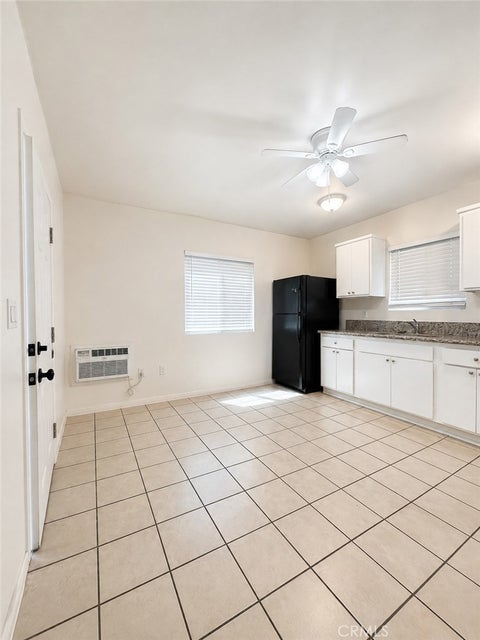 Photo of 319 Hermosa Avenue #2, Long Beach, CA 90802 (MLS # OC26167965)