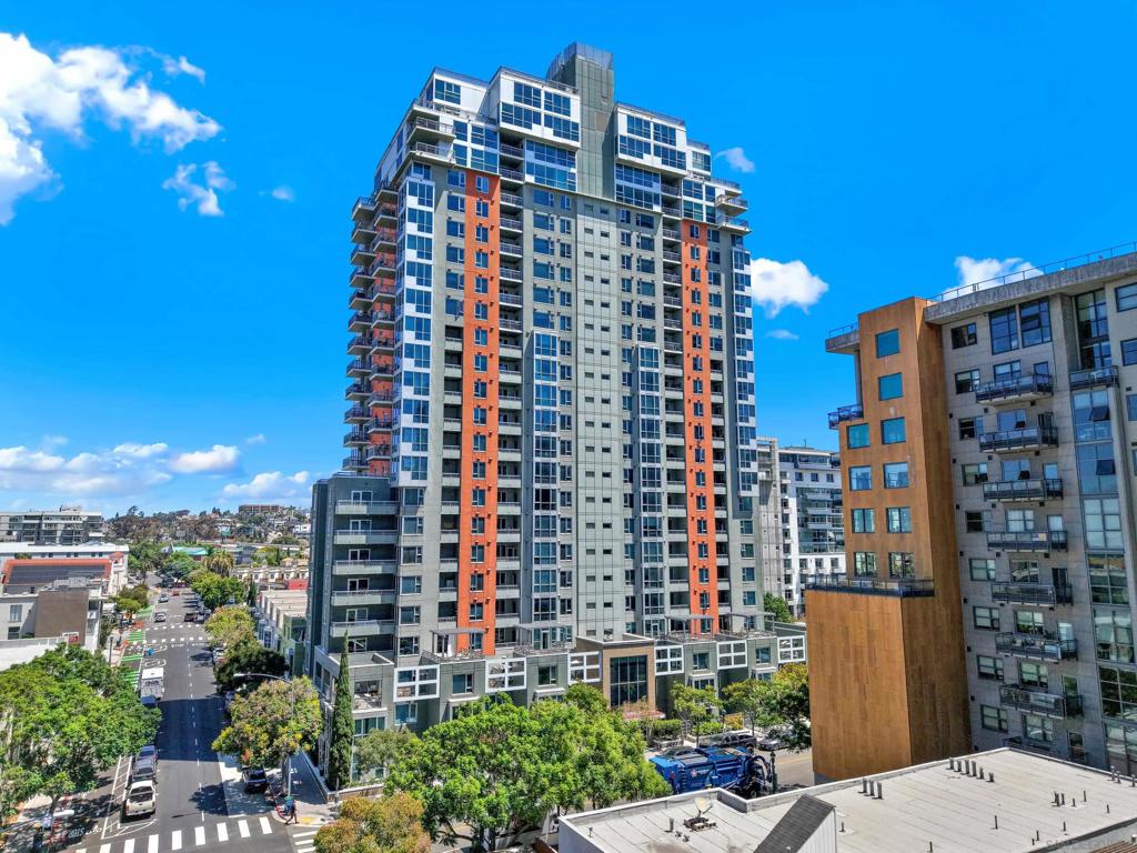 300 W Beech Street 805
