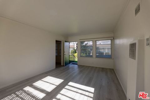 Photo of 1940 S Robertson Boulevard #9, Los Angeles, CA 90034 (MLS # 26636739)
