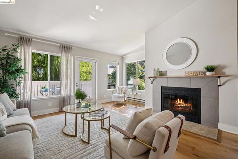 Photo of 96 Bayside Ct Ct, Richmond, CA 94804 (MLS # 41126962)