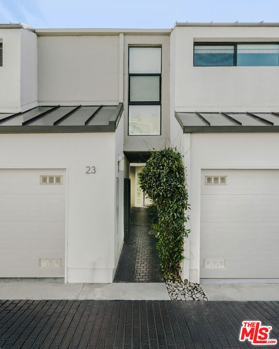 Properties 1 23 Sea Colony Drive