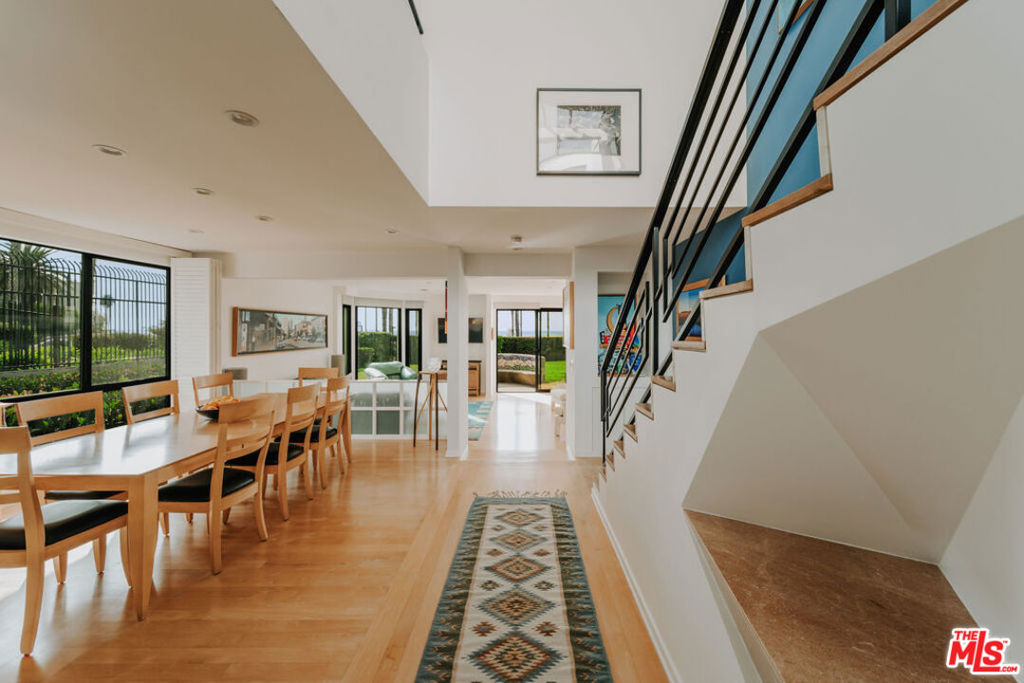Properties 2 23 Sea Colony Drive