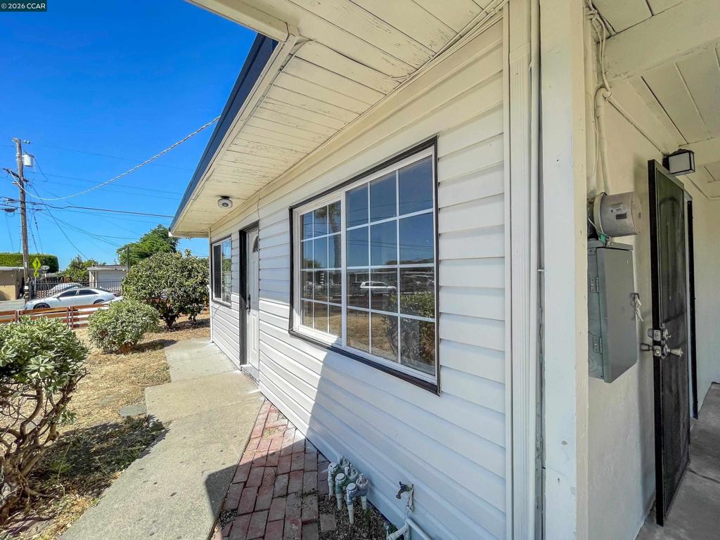 10 Canal Dr