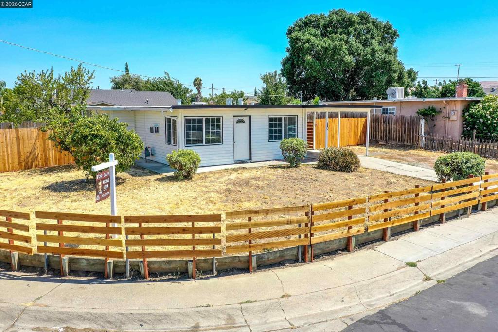 10 Canal Dr