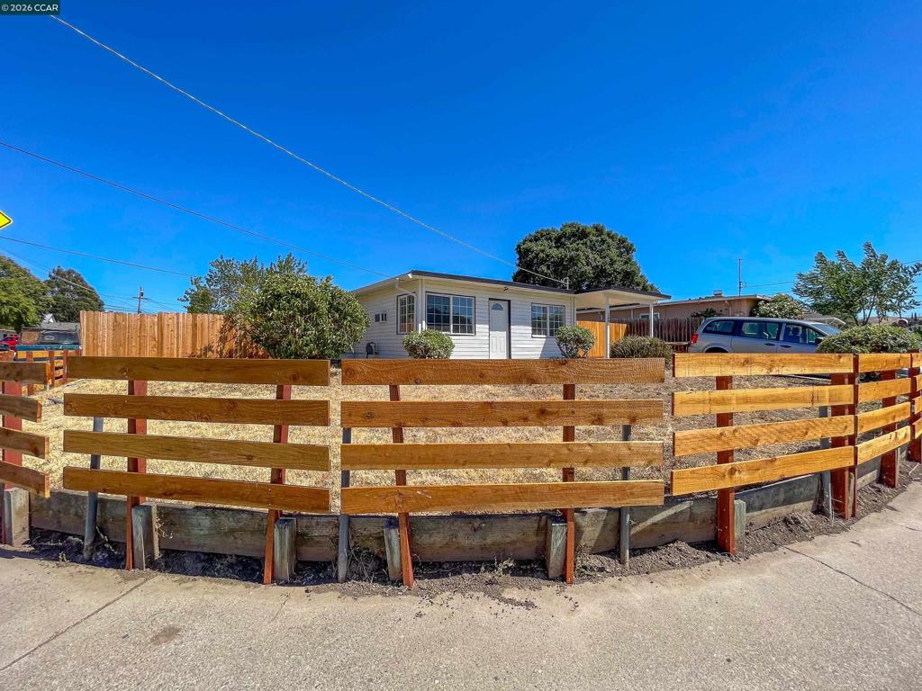 10 Canal Dr