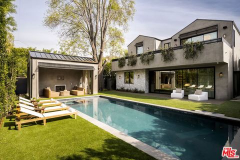 Photo of 4165 Nagle Avenue, Sherman Oaks, CA 91423 (MLS # 26653471)