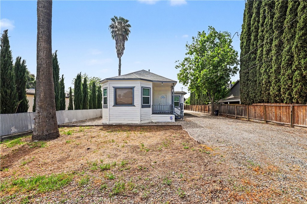3208 Hosie Avenue