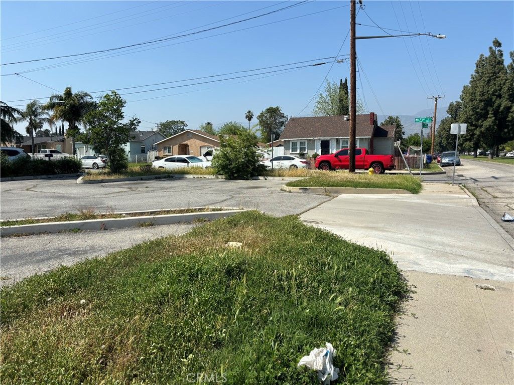 Photo of 208 W Highland Ave, San Bernardino, CA 92405 (MLS # AR26062845)