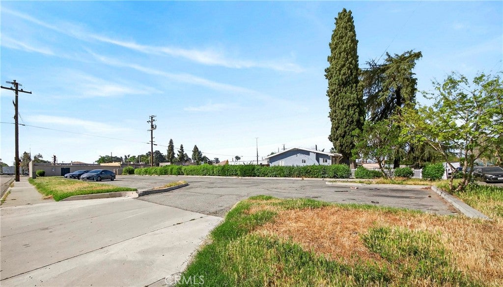 208 W Highland