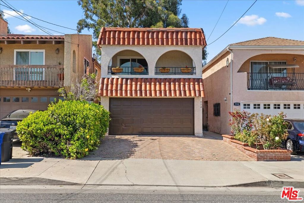 954 W 6th Street